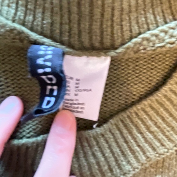 Sweaters - Picture 4 of 5